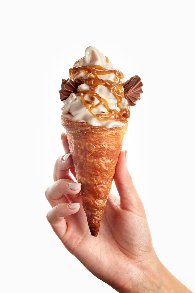 Cono croissant Reus con parfait de vainilla, propuesta de Pastisseria L’Atelier