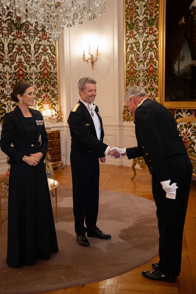 La reina Mary de Dinamarca en Palacio de Christian VII, en Amalienborg, para una cena de gala, 2026.