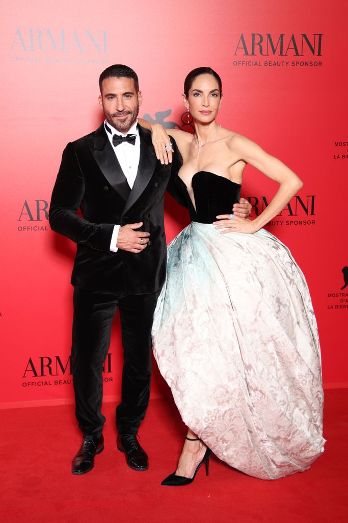 Miguel Angel Silvestre y Eugenia Silva en la fiesta Armani Beauty Passione durante la 81ª edición del Festival de Venecia el 31 de agosto de 2024 