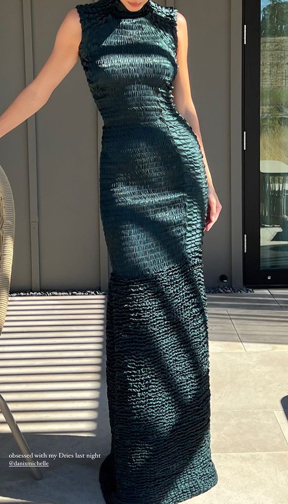 Kendall Jenner con vestido de Dries Van Noten SS22 