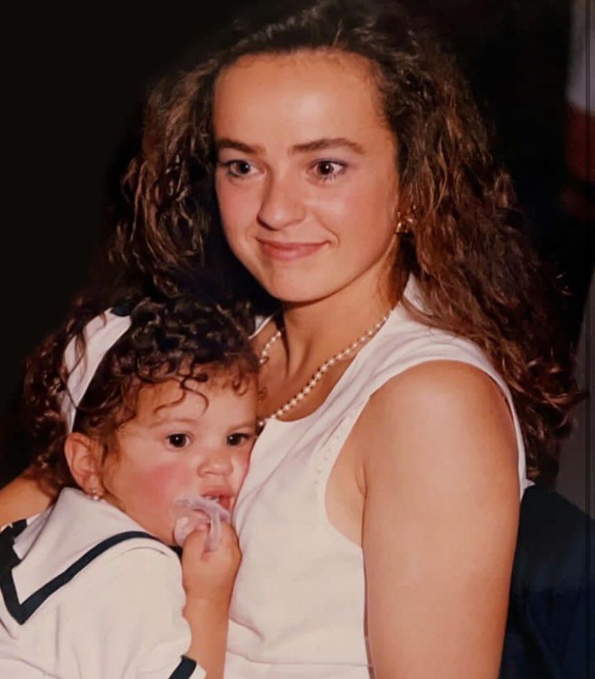 Rosalía con su madre, Pilar