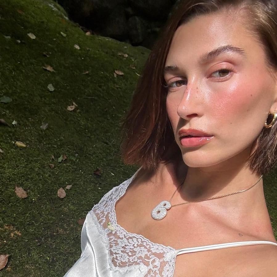 Hailey Bieber
