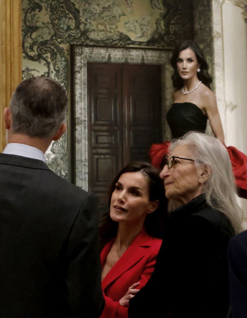 El rey Felipe VI y la reina Letizia con la fotógrafa Annie Leibovitz 