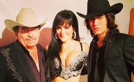 Joan Sebastian y Maribel Guardia fueron pareja de 1992 a 1996, tiempo en el que dieron la bienvenida a su único hijo en común, José Julián 