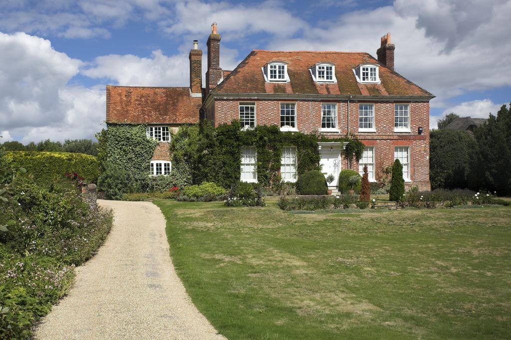 Jane Austen vivió en Hampshire (Chawton), entre 1809 y 1817 junto a su madre, su hermana Cassandra y su amiga Martha Lloyd