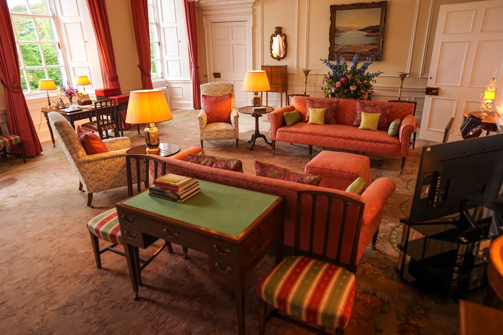 Sala de estar de Isabel II en el Palacio de Holyroodhouse