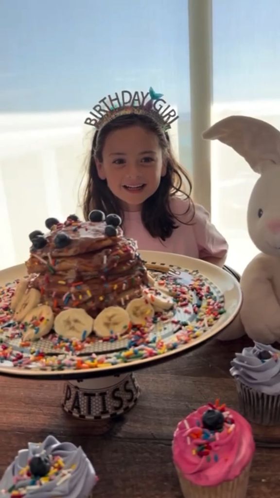 Michelle Galván celebró los seis años de su hija, Megan, durante la recta final de su segundo embarazo