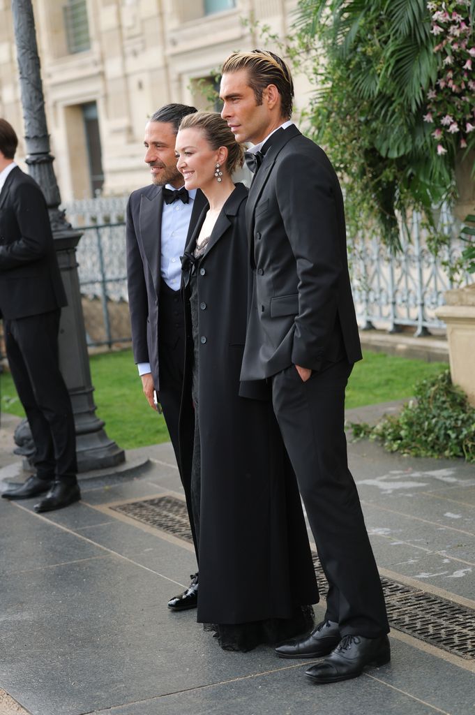 Carlos Torretta, Marta Ortega y Jon Kortajarena en París
