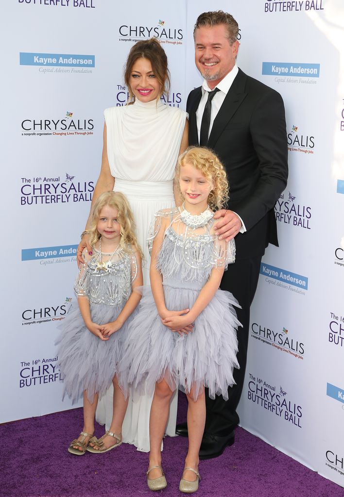 Eric Dane y Rebecca con sus hijas Georgia y Billie.