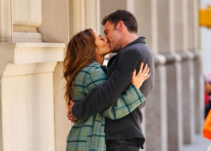 Jennifer López y Ben Affleck beso