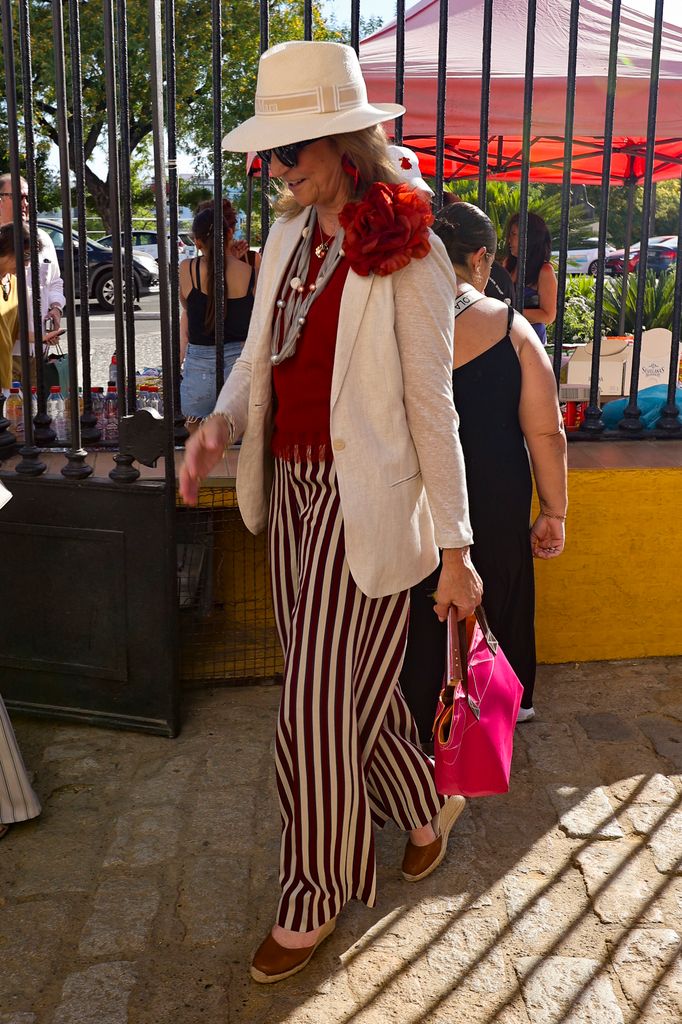 La infanta Elena llegando a la Plaza de la Maestranza de Sevilla, el 4 de junio de 2026