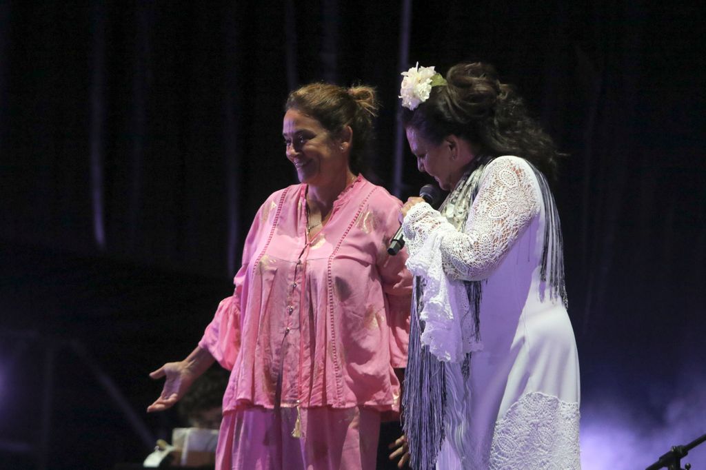 María del Monte con Toñi Moreno en la Feria de Málaga. 23 de agosto de 2024