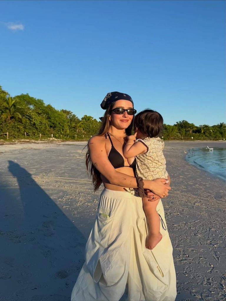 Evaluna y su hija Amaranto.