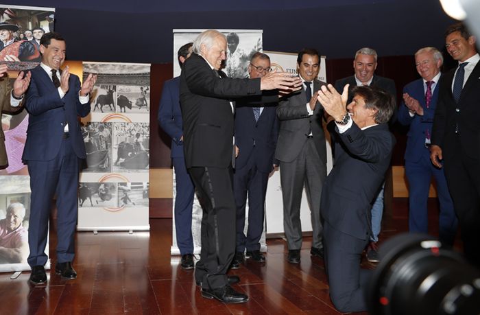 Manuel Díaz en homenaje a Manuel Benítez