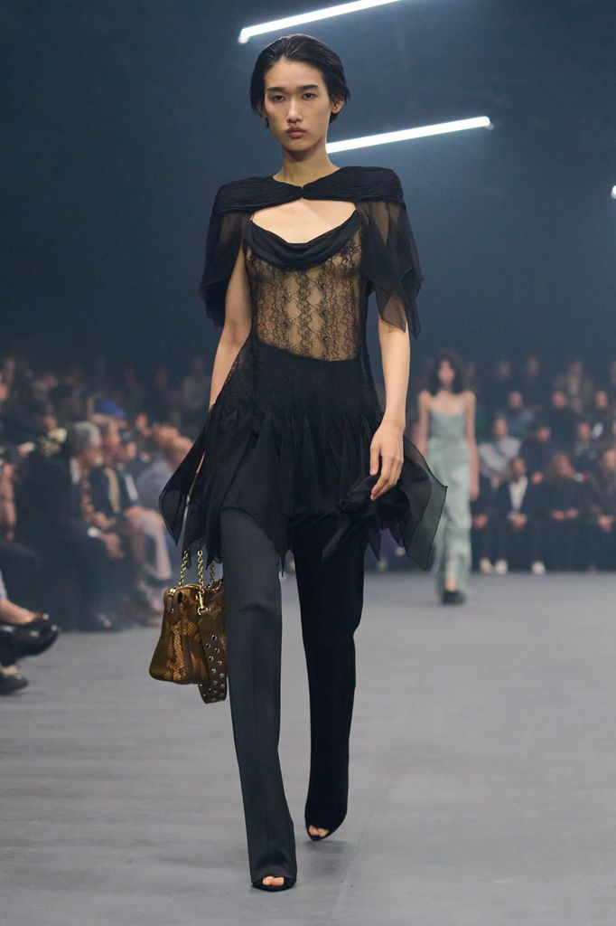 Paris Fashion Week: Valentino Primavera/Verano 2026