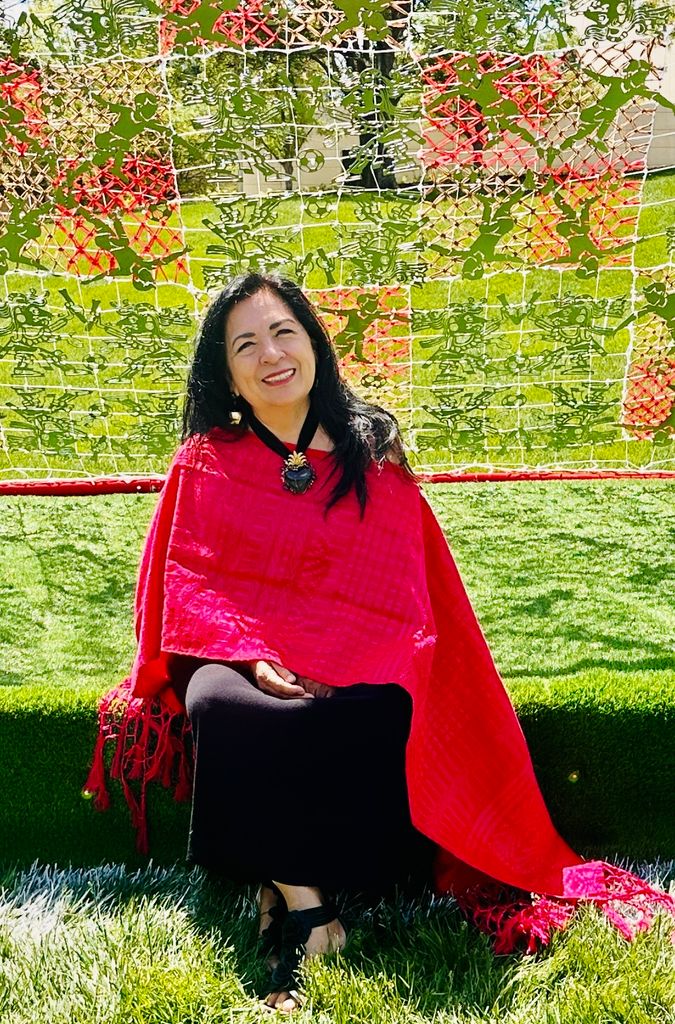 Betsabeé Romero con una de las porterías.