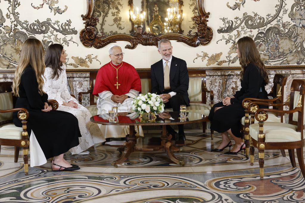 Encuentro privado entre los Reyes, sus hijas y el papa León XIV