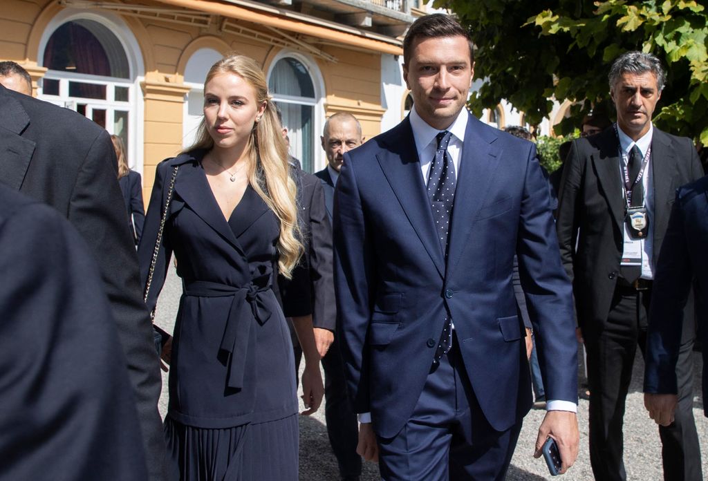 María Carolina de Borbón-Dos Sicilias y Jordan Bardella, en un acto en Como