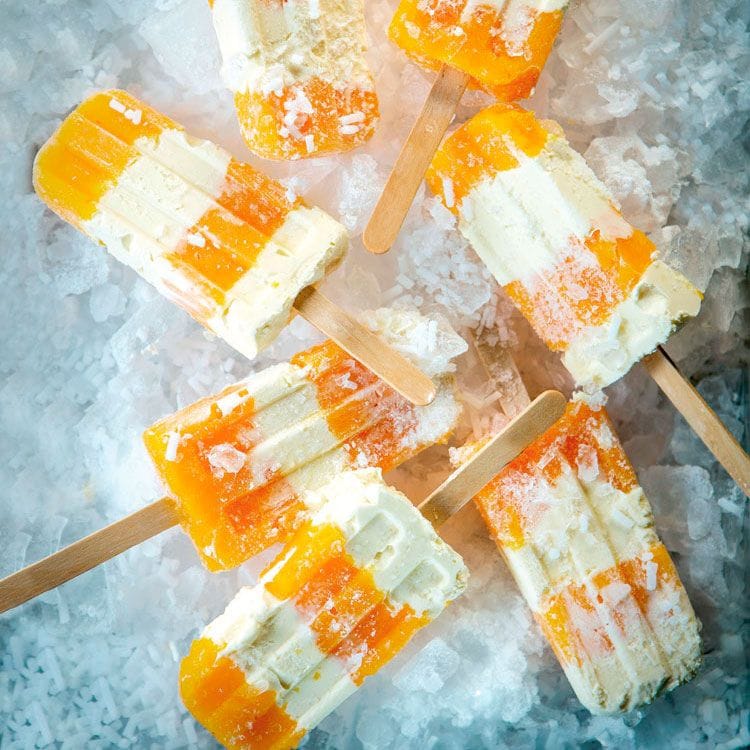Polos de melocotón y yogur a la vainilla