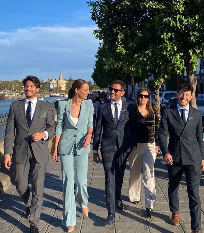 Eva González y sus amigos en Sevilla