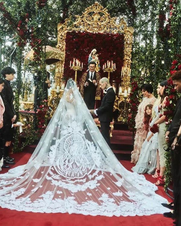 Kourtney Kardashian en su boda en Portofino