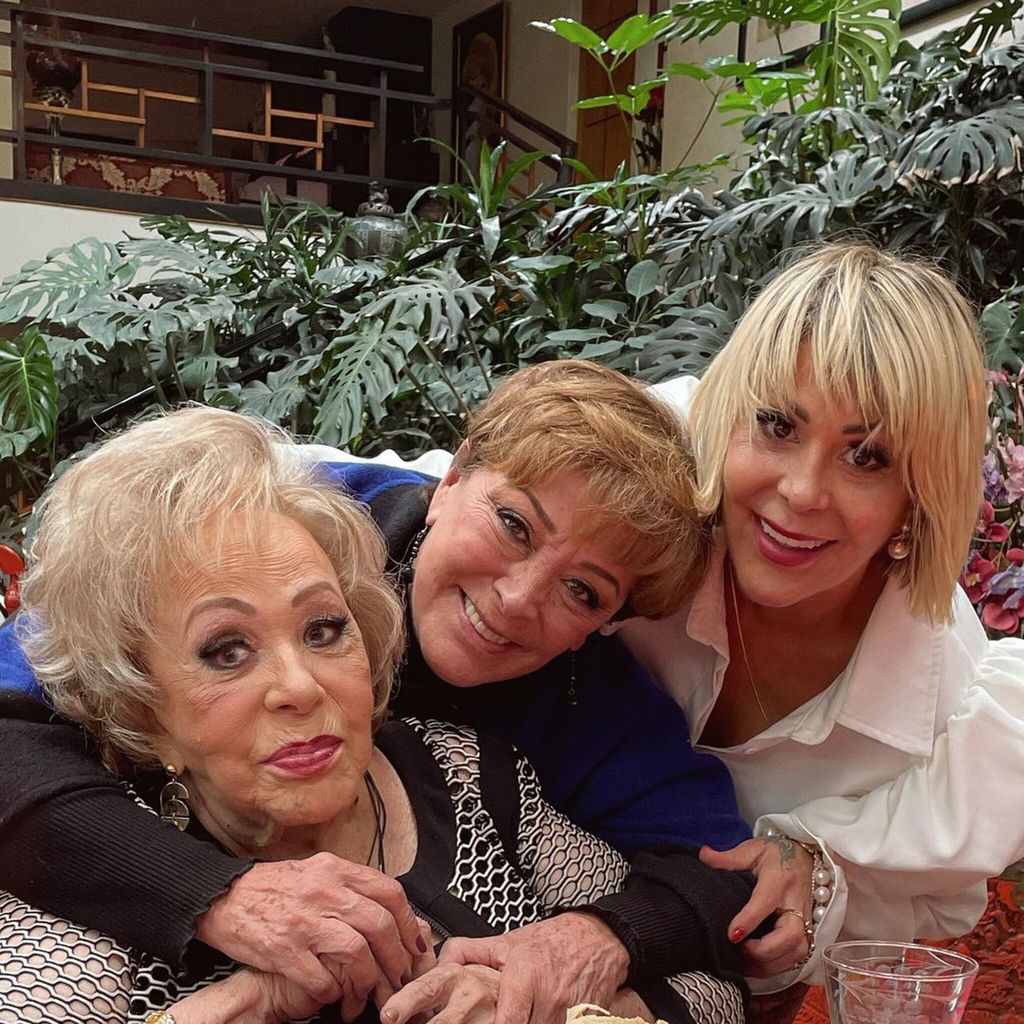 Silvia Pinal, Sylvia Pasquel y Alejandra Guzmán