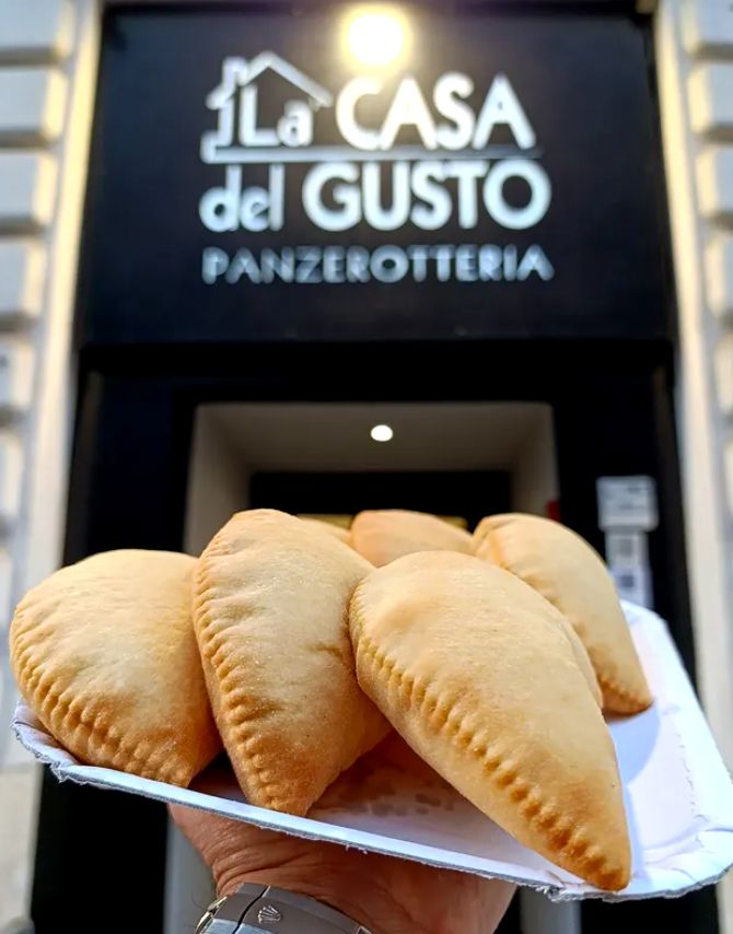 La Casa del Gusto, una de la mejores direcciones en Bari para disfrutar de los panzerotti.