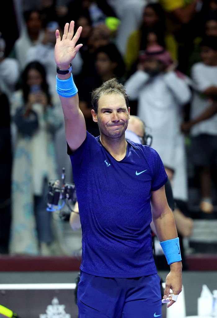 El impresionante valor de la raqueta de oro macizo de Rafa Nadal que le regalaron por su despedida en Arabia Saudí
