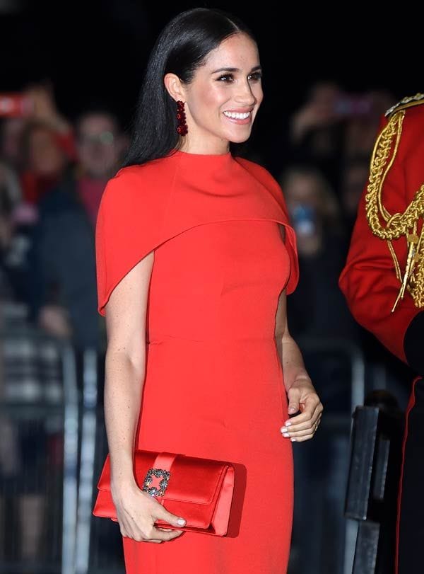 Meghan Markle con vestido rojo