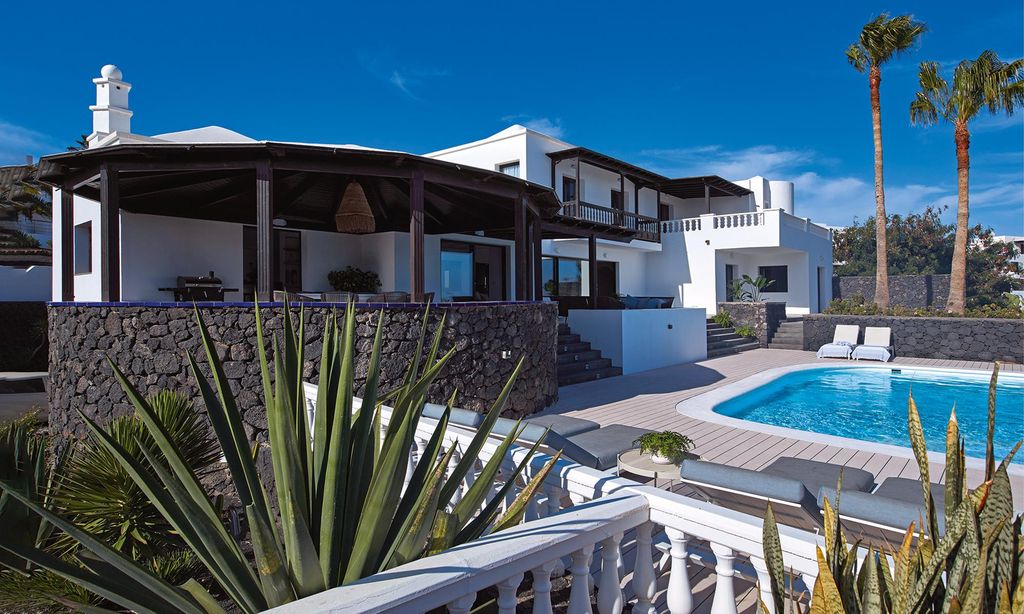 HO4166 HELEN LINDES CASA LANZAROTE