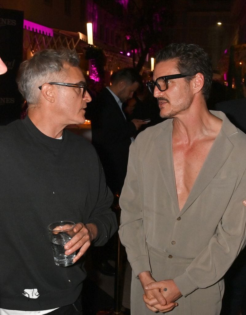 Joaquin Phoenix y Pedro Pascal 