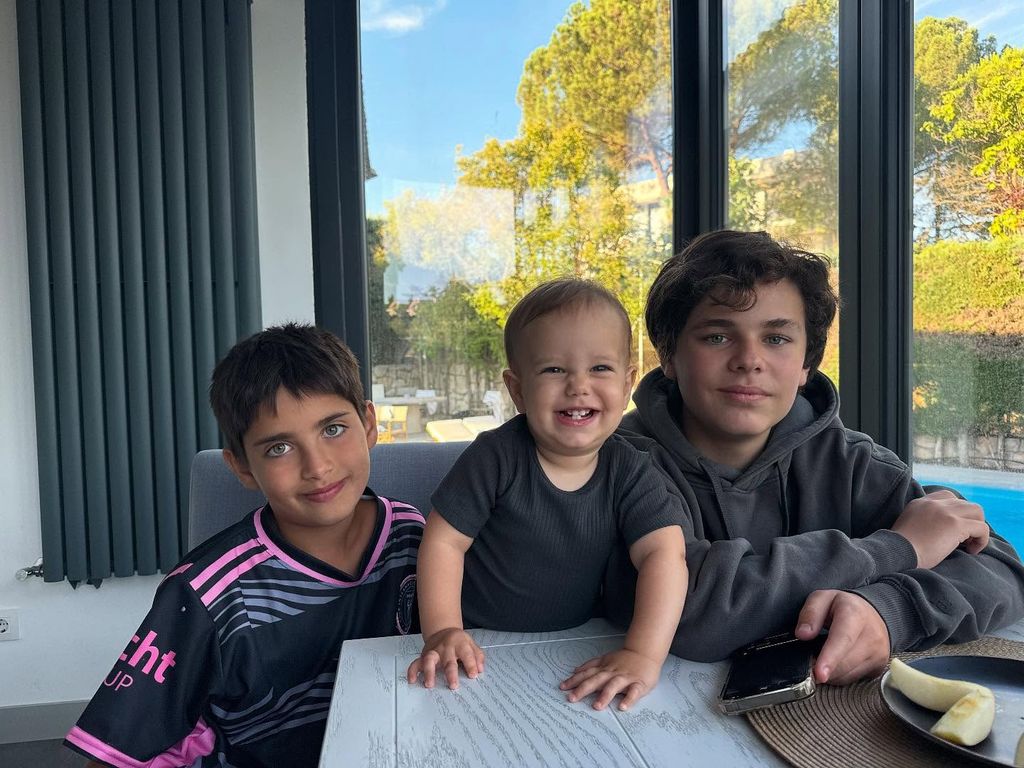 Michelle Renaud compartió lindas fotos de Marcelo, Milo y Axel, sus hijos y el primogénito de Matías Novoa