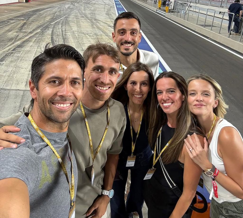 Verdasco, Munisesa, Joselu, Ana Boyer, Sara Campeny y Mel Cañizares en el GP de Catar de Motociclismo