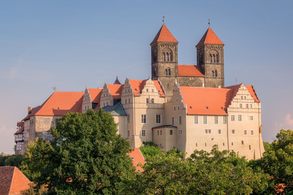 Quedlinburg, la ciudad medieval de Alemania con más casas de cuento repletas de entramados de madera.
