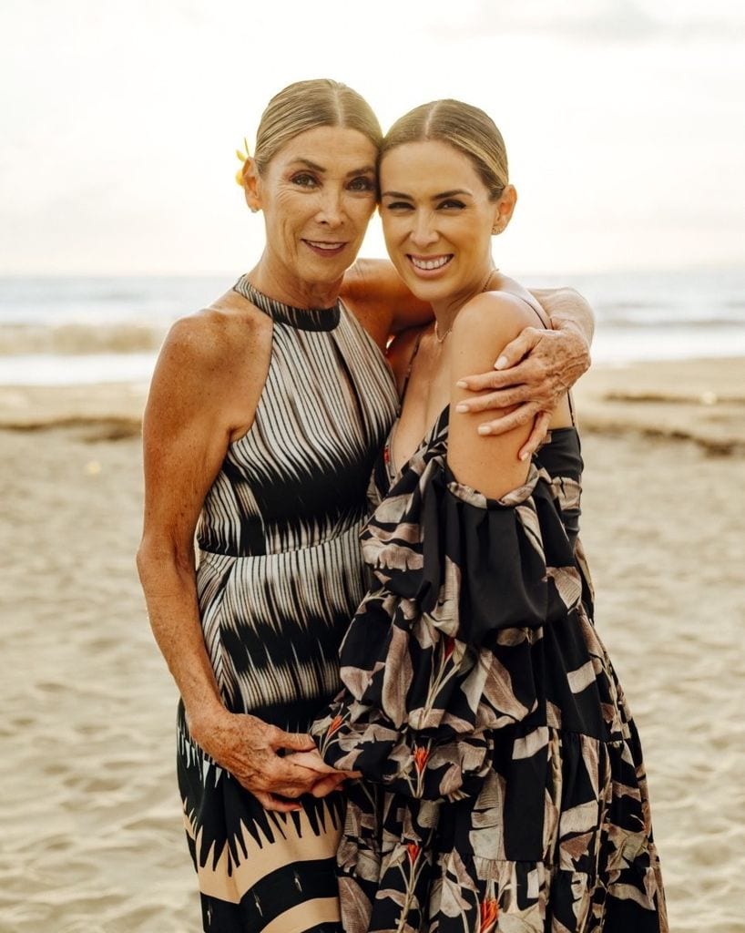 Jacky junto a su mamá.