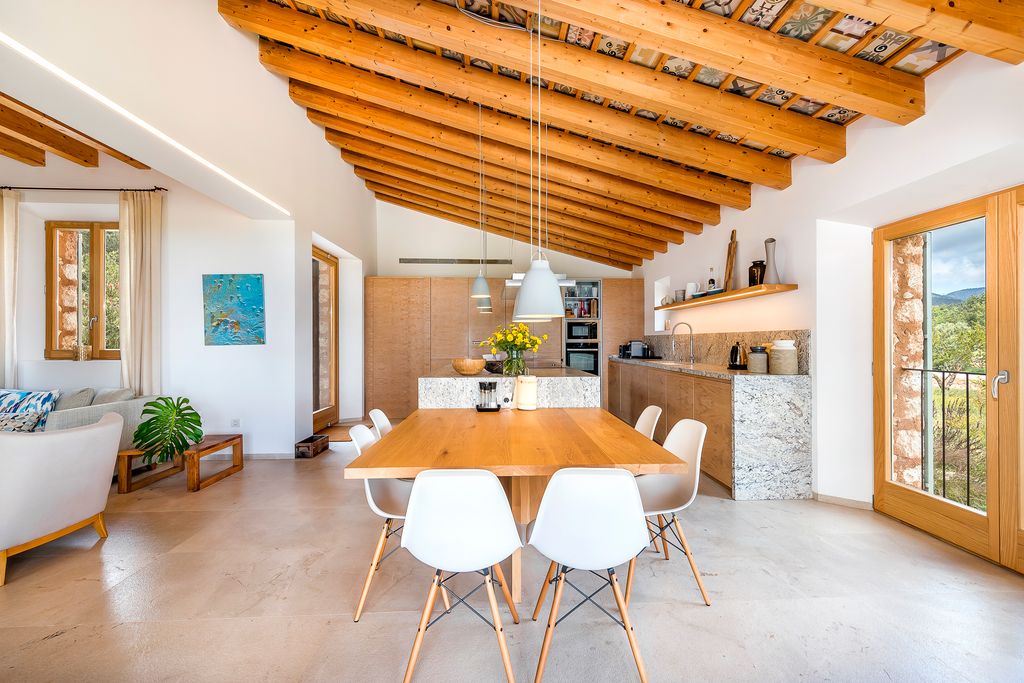 Cocina comedor de estilo campero