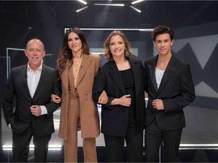 María Casado con los invitados de Las Tres Puertas 