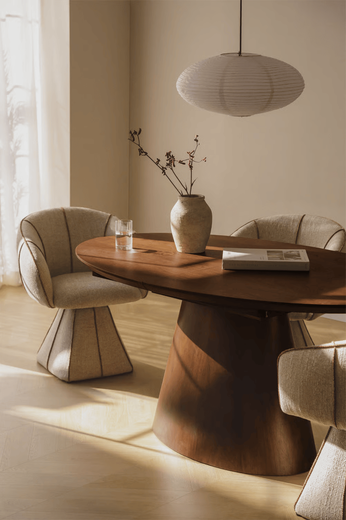 Mesa con sillas de comedor