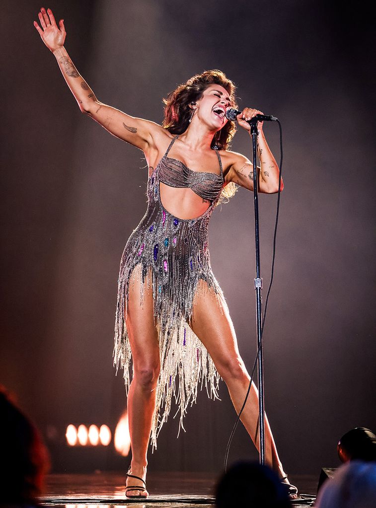 El cuerpazo de Miley Cyrus en los premios Grammy