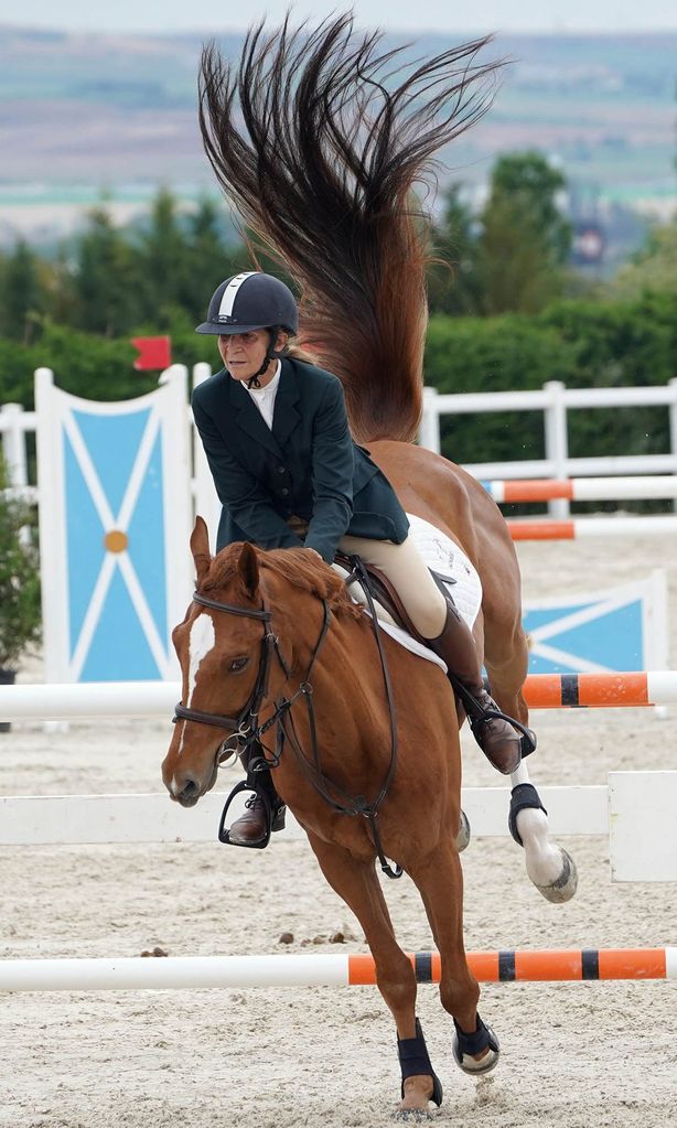 Infanta Elena en un concurso de saltos de caballo