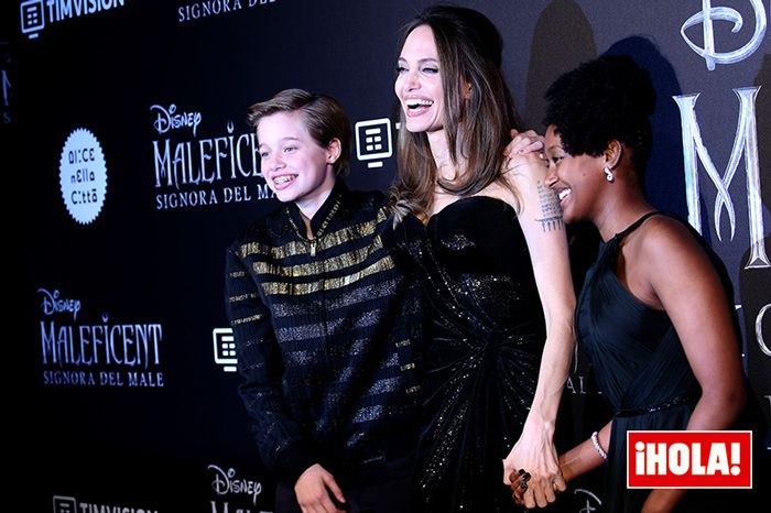 Angelina Jolie con sus hijos