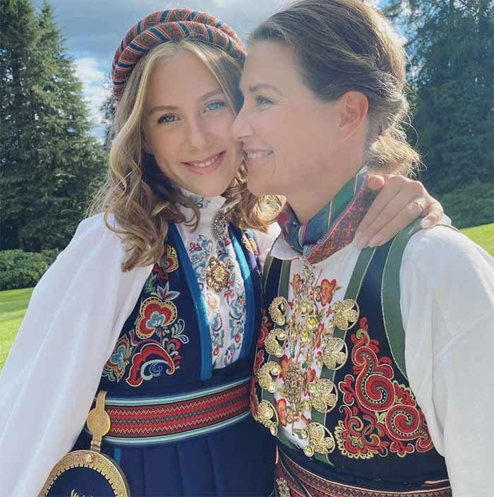 Marta Luisa de Noruega abre su álbum para mostrar cómo ha sido la confirmación de su hija Leah Isadora