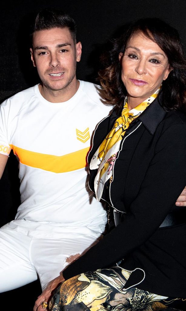 Jacobo Ostos y su madre