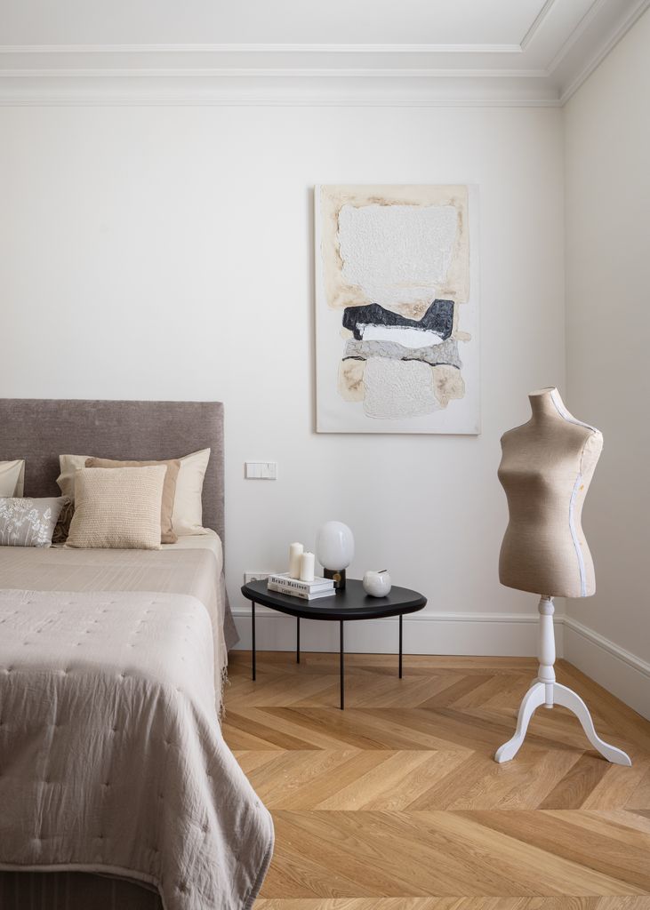 Maniquí en dormitorio