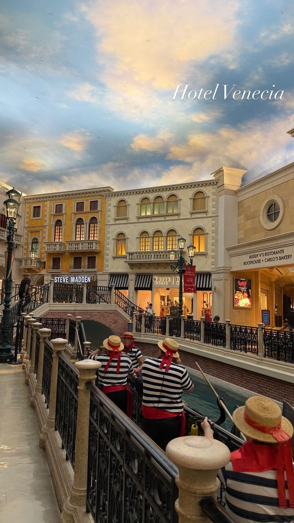 Francisco Rivera y Lourdes Montes visitaron el Venetian, uno de los hoteles más icónicos de la ciudad estadounidense
