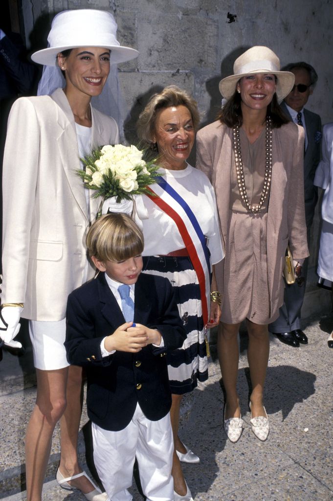 Inés de la Fressange en su boda con Carolina de Mónaco