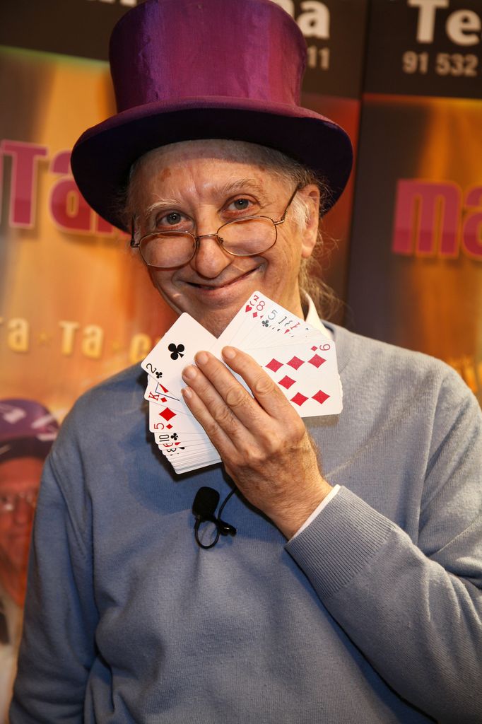 Juan Tamariz, uno de los grandes maestros de la magia y la cartomagia mundial, falleció el 18 de agosto a los 83 años,