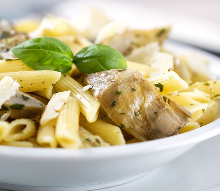 'Penne' con alcachofas