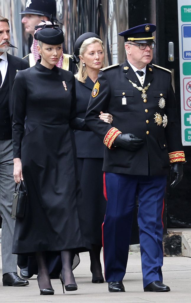 La princesa Charlene se enfundó en un profundo luto para asistir al funeral de Isabel II