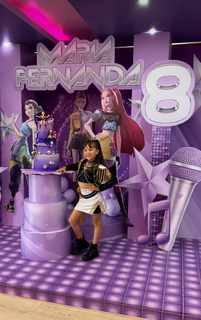 Para su cumpleaños número 8, María Fernanda se vistió de Rumi.